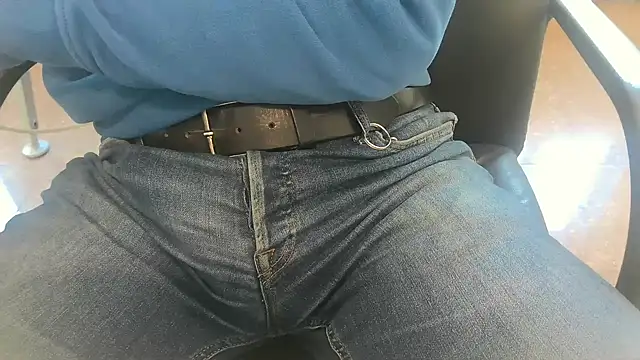 alessandroman2114 online show from March 2026 11:20:01 AM