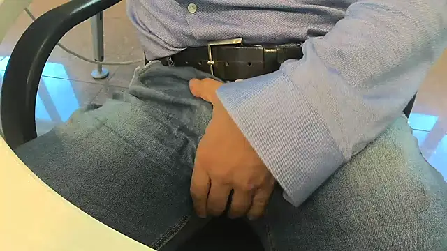 alessandroman2114 online show from October 2025 10:38:02 AM