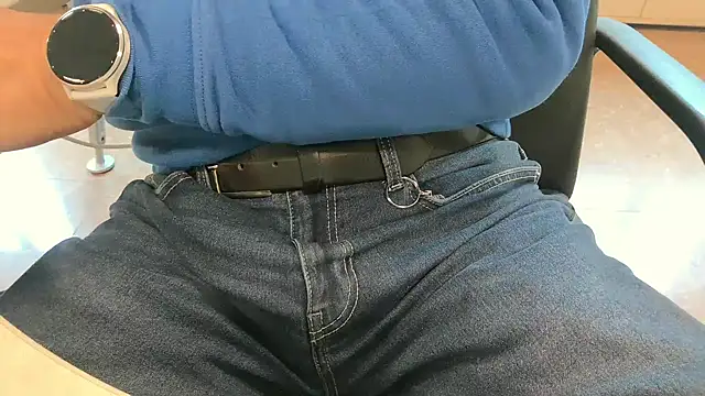 alessandroman2114 online show from January 2026 11:17:02 AM