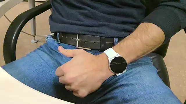 alessandroman2114 online show from November 2025 05:02:01 PM