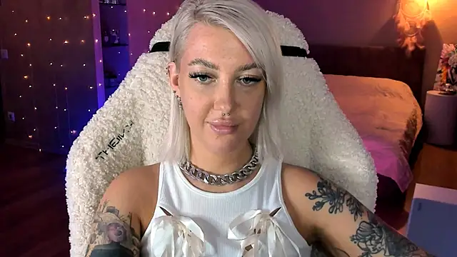 tykioty Miley online show from November 2025 12:21:01 PM