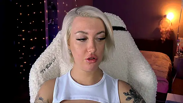 tykioty Miley online show from December 2024 03:32:02 PM