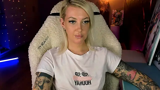 tykioty Miley online show from April 2026 12:09:02 PM