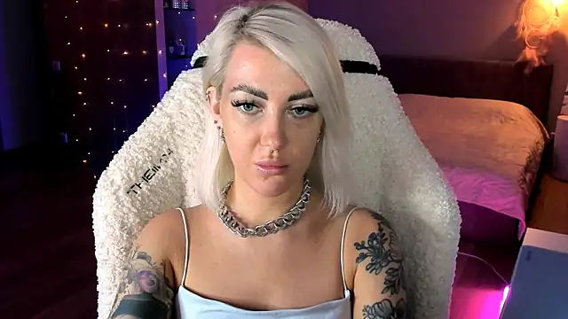 tykioty Miley online show from December 2025 03:22:02 PM