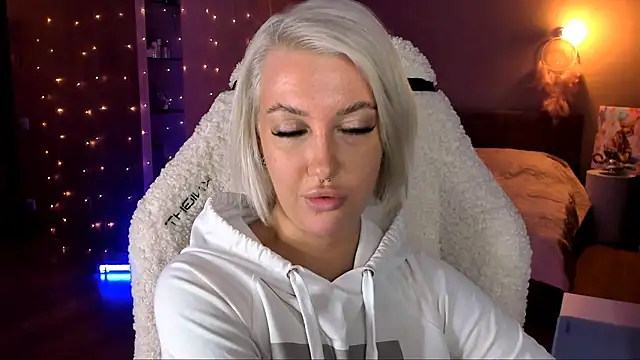 tykioty Miley online show from January 2025 05:24:02 PM