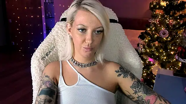 tykioty Miley online show from December 2025 01:24:02 PM