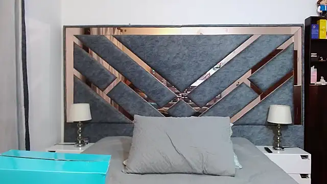 KarlaTesg online show from October 2025 10:03:02 AM