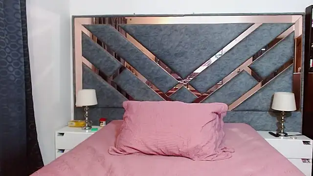 KarlaTesg online show from March 2026 09:43:02 PM