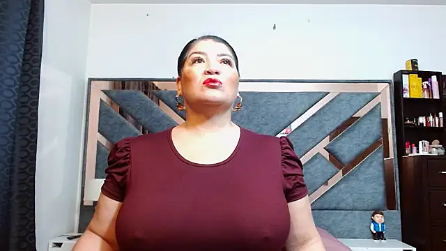 KarlaTesg online show from July 2026 09:15:01 AM