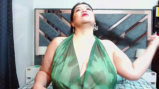 KarlaTesg online show from February 2026 09:55:01 AM