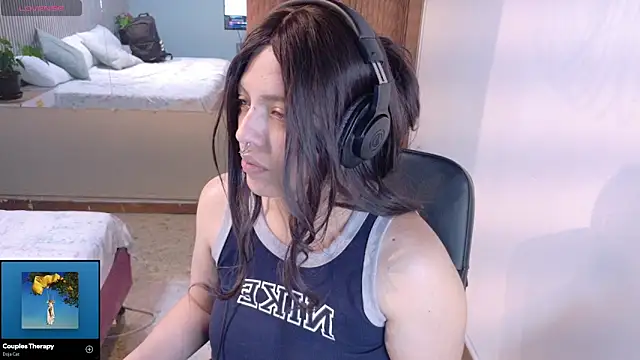 Eli666uwu online show from October 2025 06:00:01 PM
