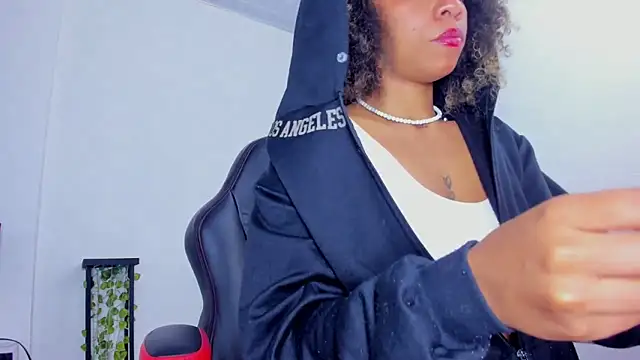 stacie  rouse online show from March 2025 06:39:01 AM