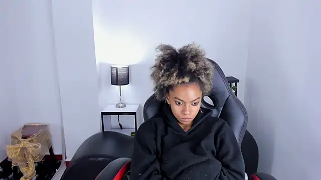 stacie  rouse online show from February 2025 09:55:02 AM