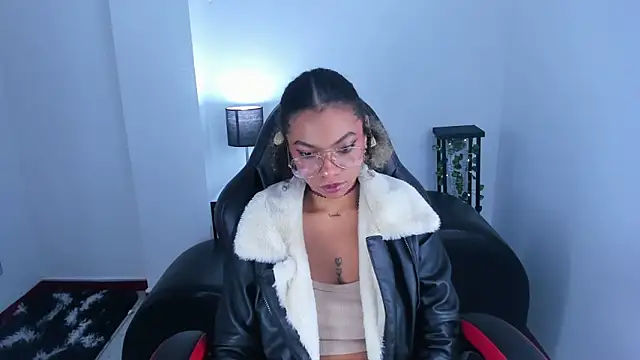 stacie  rouse online show from February 2025 07:39:02 AM