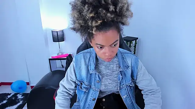 stacie  rouse online show from February 2025 05:57:02 AM