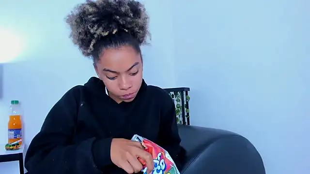 stacie  rouse online show from February 2025 04:06:01 AM