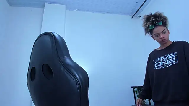 stacie  rouse online show from February 2025 07:05:01 AM