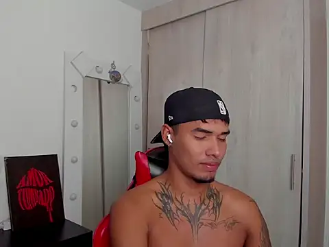 thomas latin boy online show from May 2026 03:05:01 AM