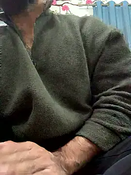 Snapshot of mrtoy121 chatting on January 2026 05:19:02 PM mrtoy121 online show from January 2026 05:19:02 PM