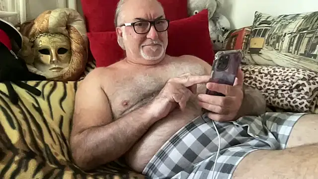 Snapshot of EroticVenetian chatting on September 2025 01:00:02 PM EroticVenetian online show from September 2025 01:00:02 PM