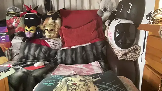 Snapshot of EroticVenetian chatting on January 2026 06:28:01 AM EroticVenetian online show from January 2026 06:28:01 AM