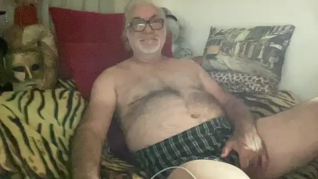 Snapshot of EroticVenetian chatting on September 2025 03:52:02 AM EroticVenetian online show from September 2025 03:52:02 AM