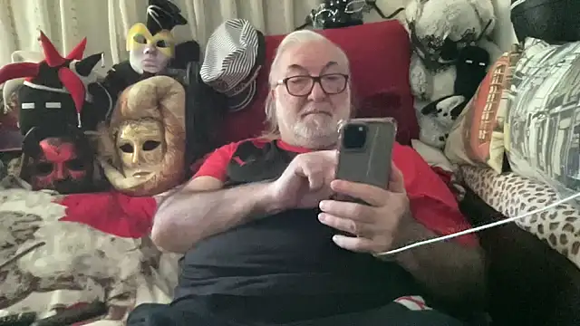 Snapshot of EroticVenetian chatting on April 2026 02:56:01 PM EroticVenetian online show from April 2026 02:56:01 PM