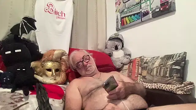 Snapshot of EroticVenetian chatting on October 2025 12:06:02 PM EroticVenetian online show from October 2025 12:06:02 PM