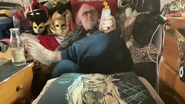 Snapshot of EroticVenetian chatting on February 2026 08:27:02 AM EroticVenetian online show from February 2026 08:27:02 AM