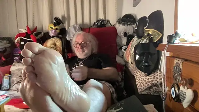 Snapshot of EroticVenetian chatting on April 2026 07:31:01 AM EroticVenetian online show from April 2026 07:31:01 AM