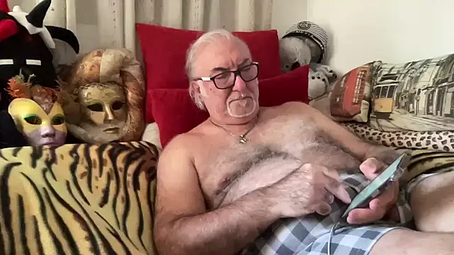 Snapshot of EroticVenetian chatting on October 2025 03:15:01 PM EroticVenetian online show from October 2025 03:15:01 PM