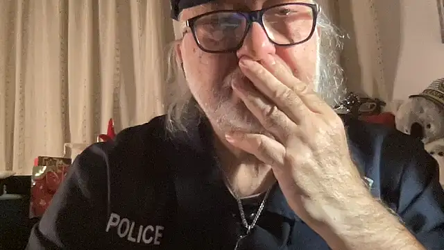 Snapshot of EroticVenetian chatting on March 2026 06:58:01 AM EroticVenetian online show from March 2026 06:58:01 AM