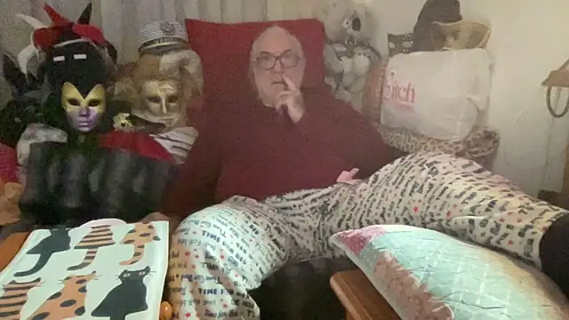 Snapshot of EroticVenetian chatting on December 2025 06:49:02 AM EroticVenetian online show from December 2025 06:49:02 AM