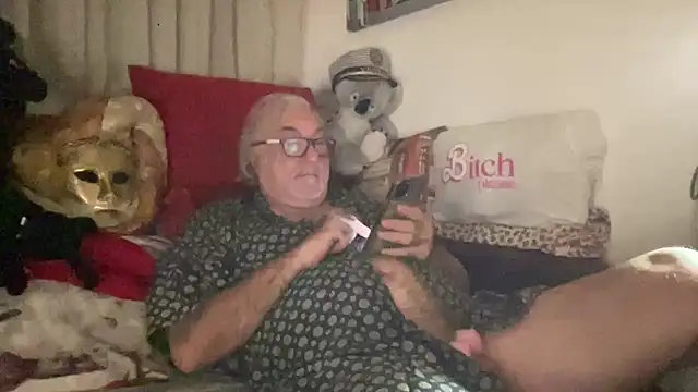 Snapshot of EroticVenetian chatting on October 2025 05:50:02 AM EroticVenetian online show from October 2025 05:50:02 AM