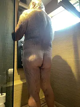 Snapshot of EroticVenetian chatting on July 2026 08:43:02 AM EroticVenetian online show from July 2026 08:43:02 AM