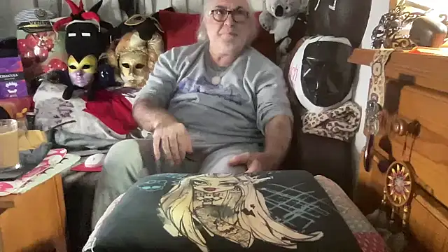 Snapshot of EroticVenetian chatting on January 2026 05:16:02 PM EroticVenetian online show from January 2026 05:16:02 PM