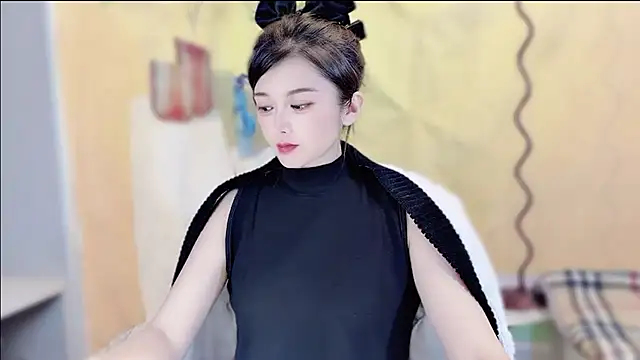 VIWVI online show from November 2025 05:44:01 AM