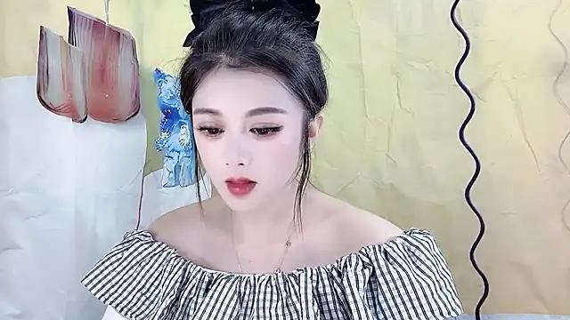 Snapshot of VIWVI chatting on October 2025 05:28:02 AM VIWVI online show from October 2025 05:28:02 AM
