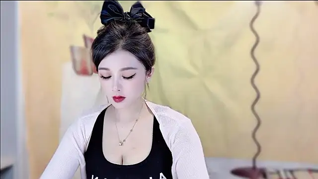 VIWVI online show from November 2025 05:22:01 AM