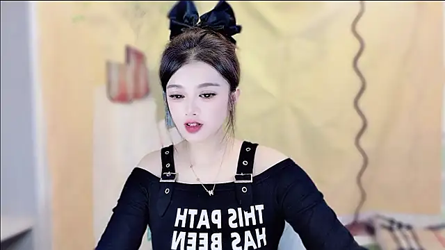 VIWVI online show from November 2025 05:21:01 AM