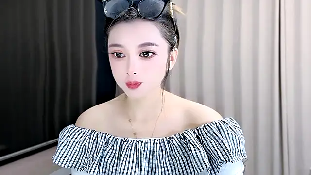Snapshot of VIWVI chatting on September 2025 04:03:01 AM VIWVI online show from September 2025 04:03:01 AM