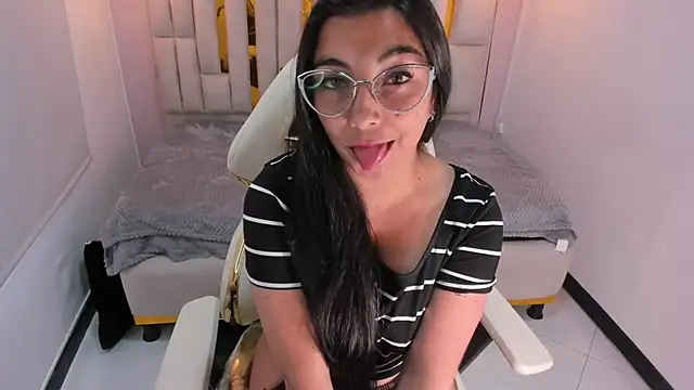 Karla hernandez  online show from March 2025 02:12:01 PM