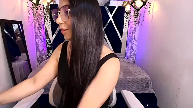 Karla hernandez  online show from September 2025 11:38:01 AM