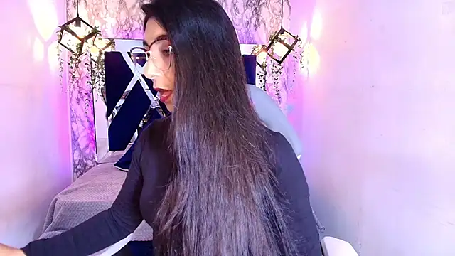 Karla hernandez  online show from October 2025 11:34:02 AM