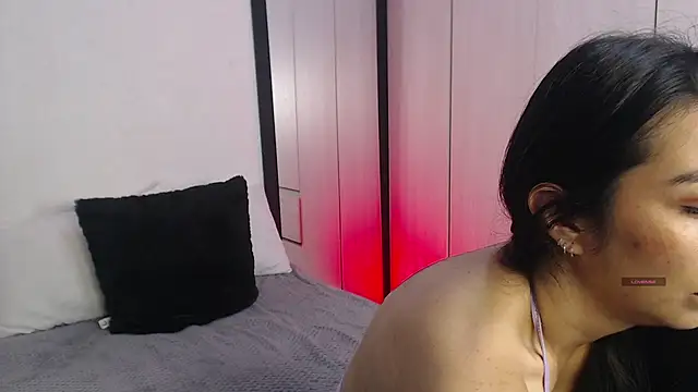 Snapshot of Karla_hernandez_ chatting on November 2025 01:27:02 PM Karla hernandez online show from November 2025 01:27:02 PM