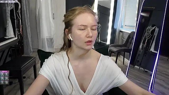 Alexandra Demore online show from June 2026 07:46:02 PM