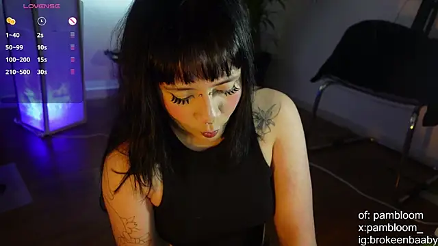 droolingdollfacee online show from September 2025 10:26:01 PM