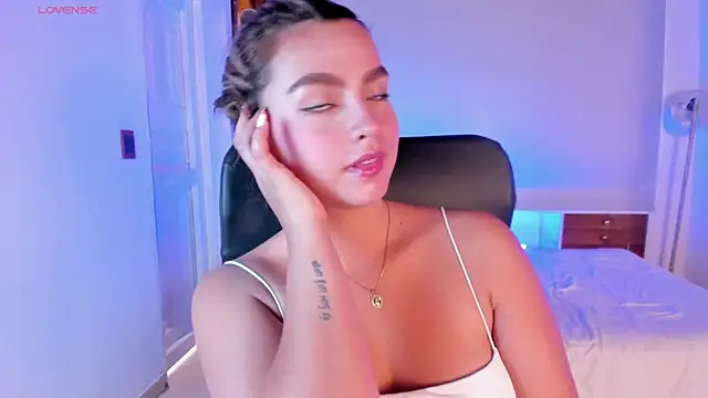 ambarcarterr online show from March 2025 04:25:01 PM