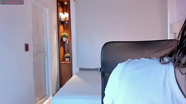 ambarcarterr online show from February 2025 02:52:02 PM