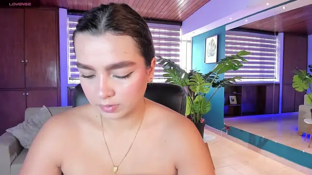 ambarcarterr online show from October 2025 01:41:02 PM